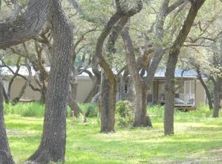 109 Garnett Rd, Rockport, TX 78382