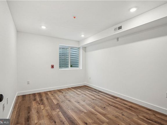 4th image of 2632 N 11th St #2