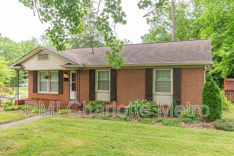 1st image of 1301 Pierson Dr
