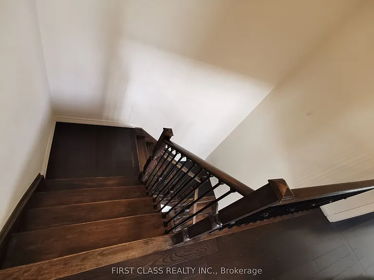 1140 Stuffles Cres — Photo 26