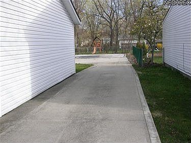 3rd image of 35517 Blanch Ave