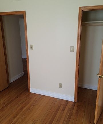 4th image of 4024 W Montrose Ave #3