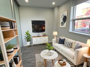 15 Walmer Rd #705, Toronto, ON M5R 2X1