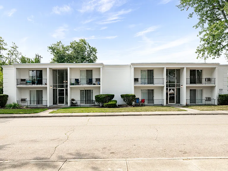 Imperial Continental Court Apartments — Photo 13