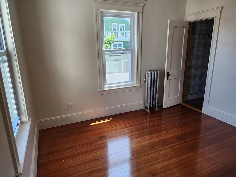 Rear bedroom