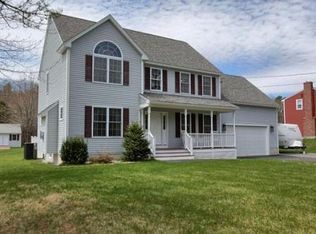 92 Scobie Pond Rd, Derry, NH 03038