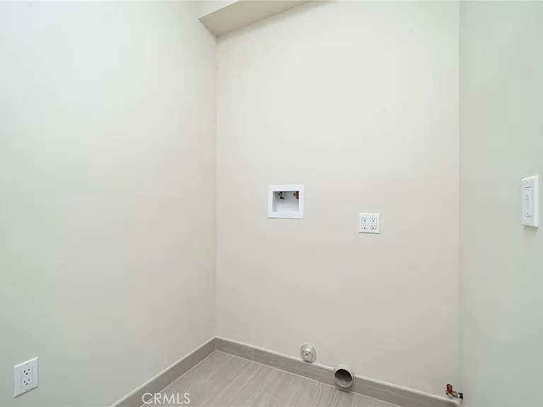 798 N Amelia Ave #A — Photo 23