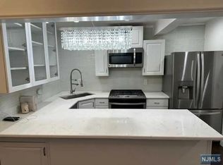 435 Teaneck Rd, Ridgefield Park, NJ 07660