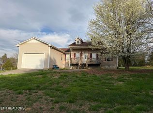 135 Lees Chapel Rd, Sweetwater, TN 37874