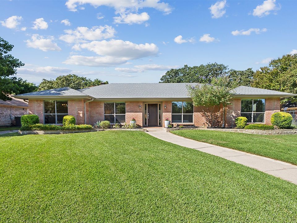 1st image of 10 Valley Wood Ct