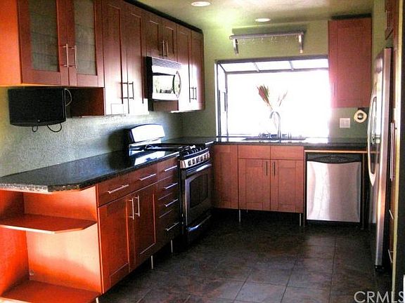 2nd image of 33 Coventry Ln #363