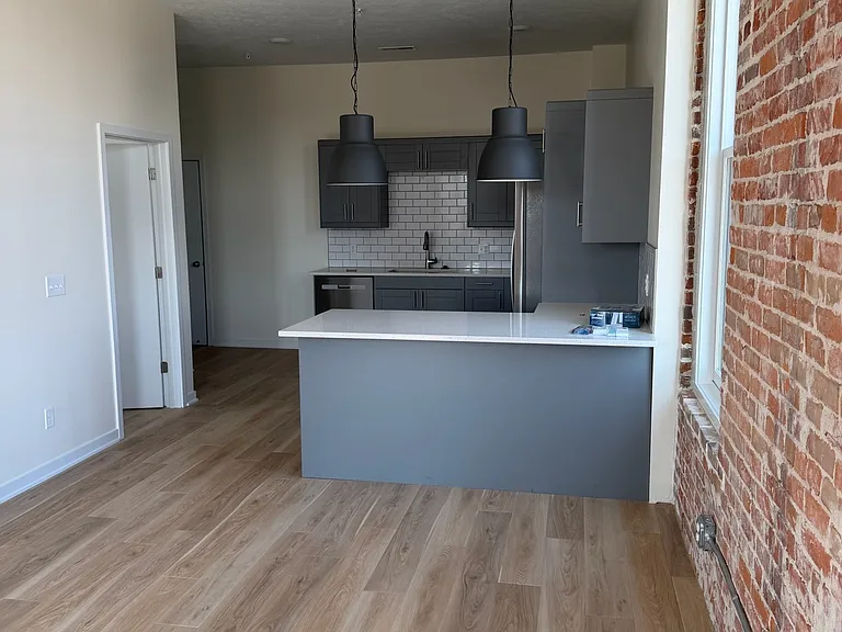 900 Central Ave #205 — Photo 8