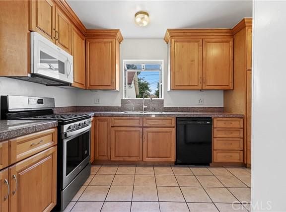 4th image of 4939 W 141st St