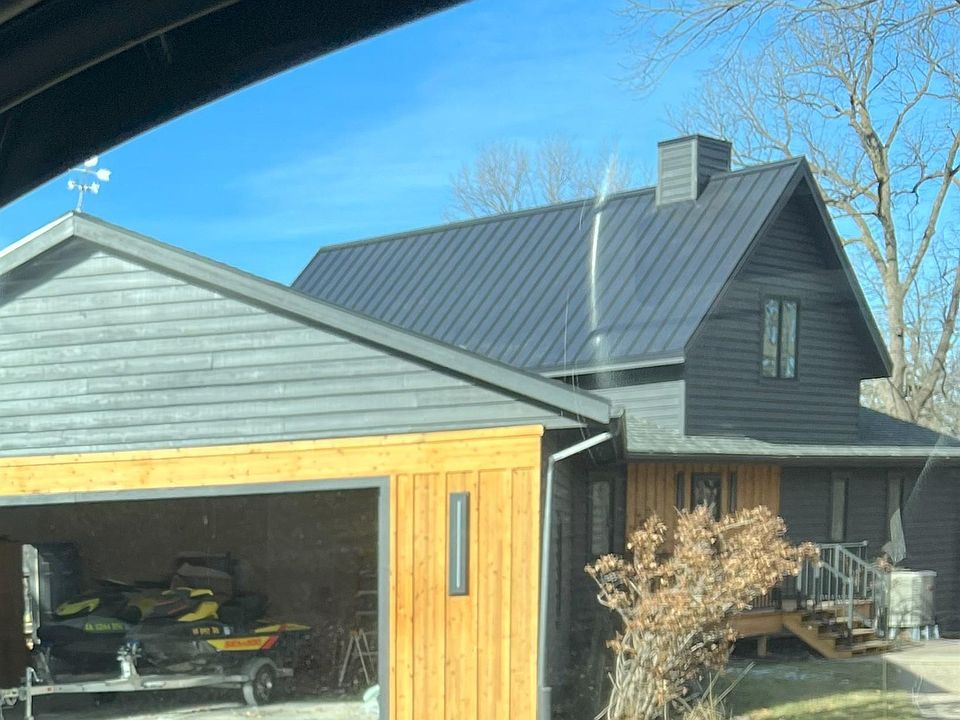 1st image of 17049 Lakewood Dr
