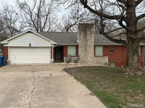 140 S 9th St, East Alton, IL 62024