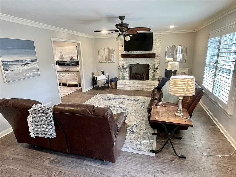 8185 Kimbrook Dr — Photo 15