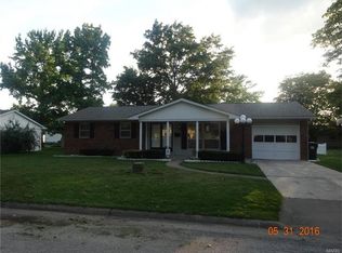 1113 Coral St, Red Bud, IL 62278