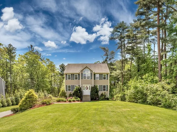 3 White Tail Dr, Tyngsboro, MA 01879