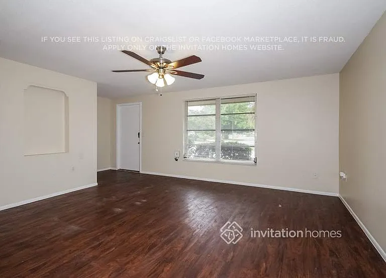1754 Forest Rd — Photo 2