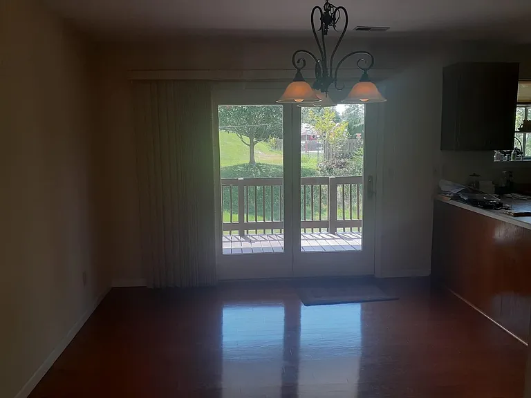 1614 Forest Hills Dr — Photo 6