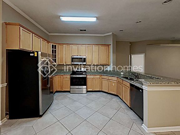 5th image of 672 Hampton Downs Ct