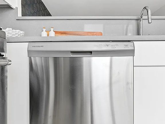 3rd image of 560 Main St APT 1304