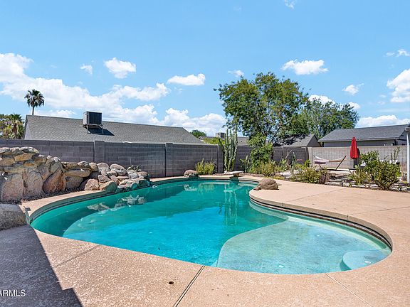 5th image of 1101 W MONONA Drive