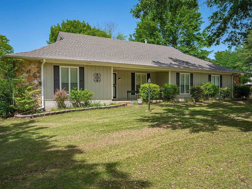1st image of 2335 Barwyn Pl N