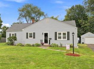12 Park Ave, Holyoke, MA 01040