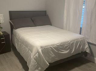 6101 Plunkett St, Hollywood, FL 33023