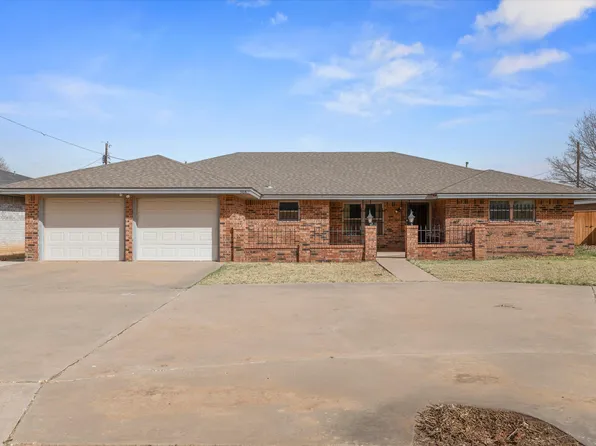 308 W 6th St, Sundown, TX 79372