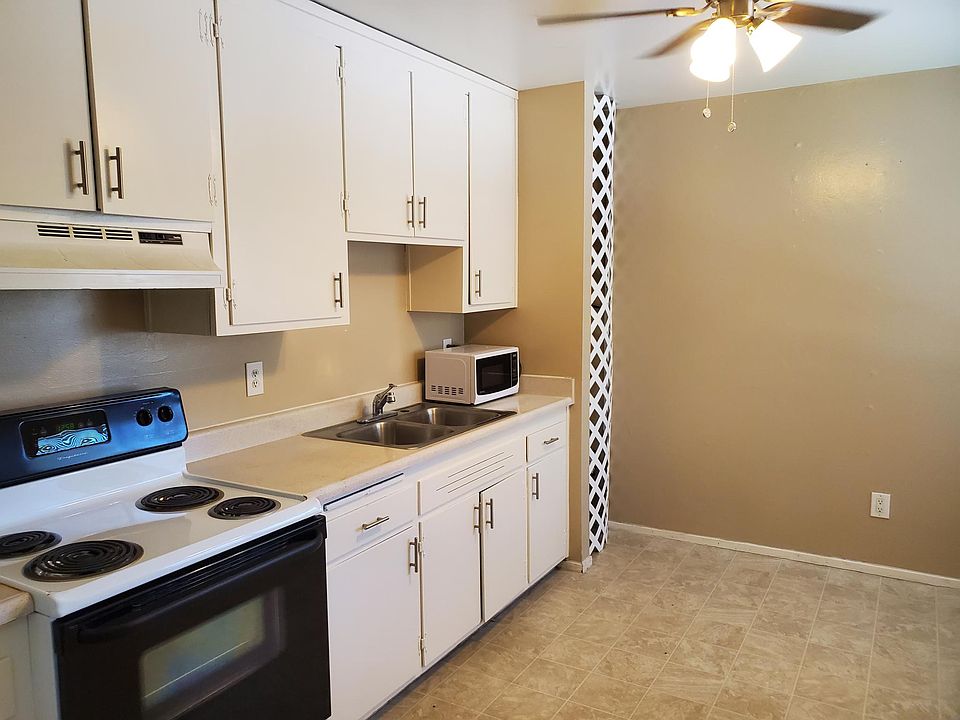 2nd image of 4464 Pleasanton Ave APT 3