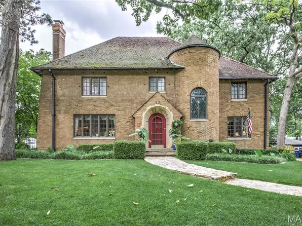 7061 Forsyth Blvd, Saint Louis, MO 63105