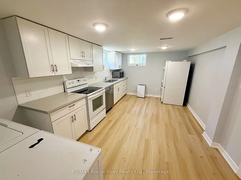 200 Trent St E — Photo 13