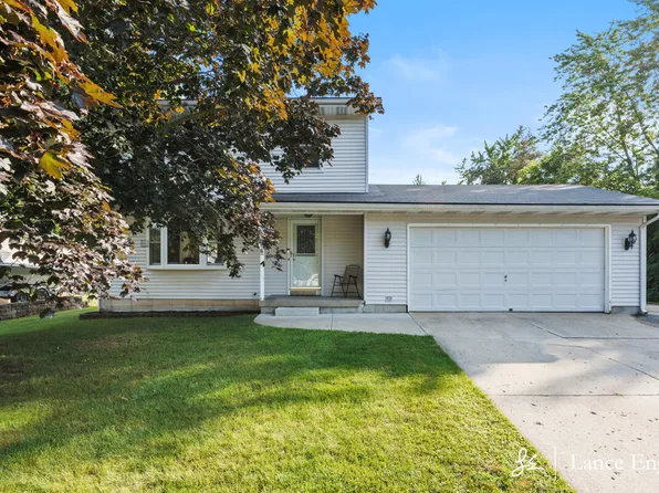 105 Homer Ln, Coopersville, MI 49404