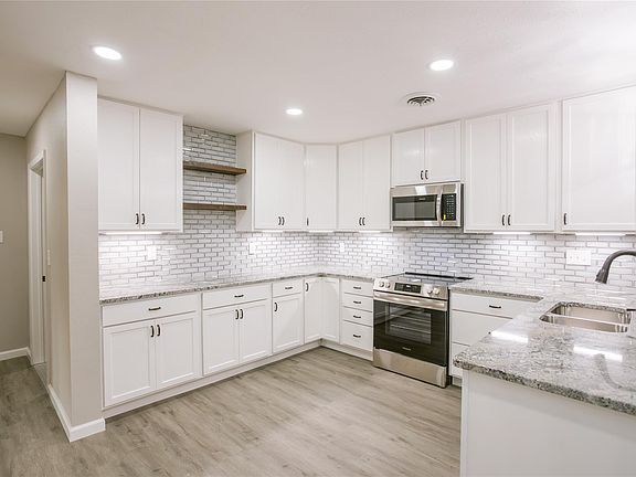 3rd image of 506 Rhodes Rd