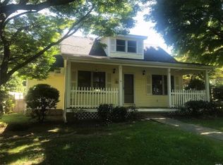 118 Van Buren Dr, Centerport, NY 11721