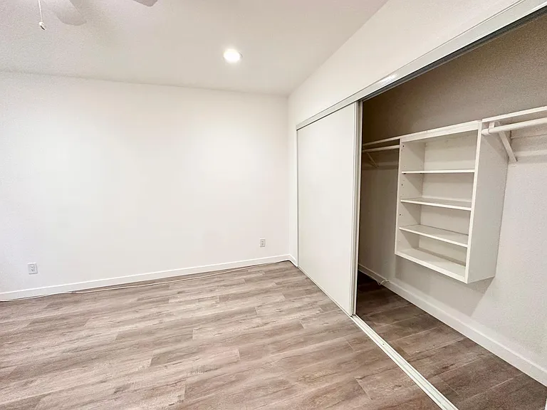 1638 Granville Ave #2 — Photo 13