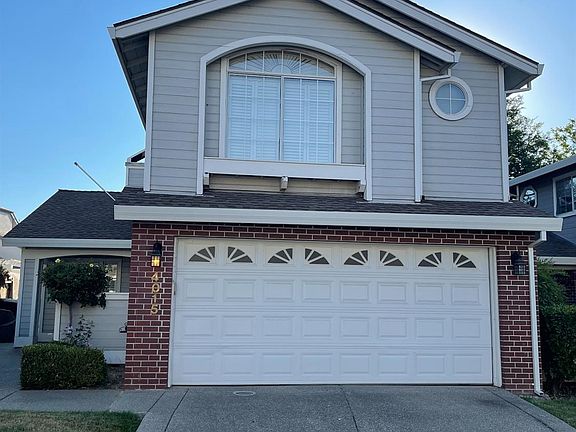 2nd image of 4015 Eastwood Village Ln