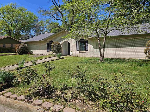 3rd image of 2914 Greenwood Ln