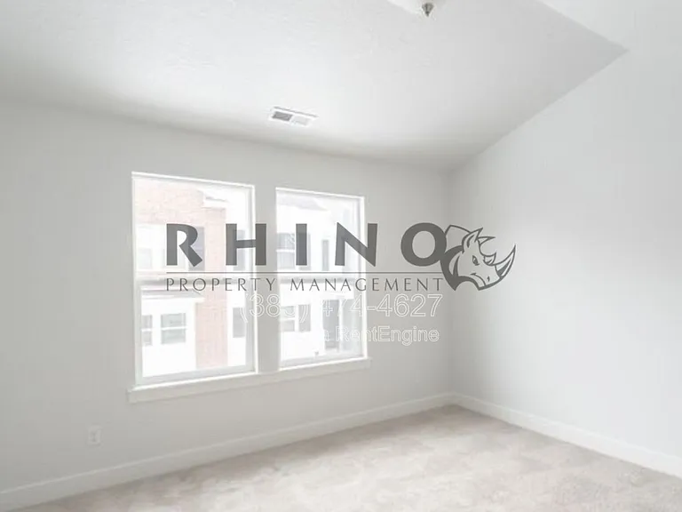 1979 N 3960 W — Photo 4