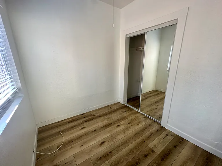 1033 Hoffman Ave #12 — Photo 11