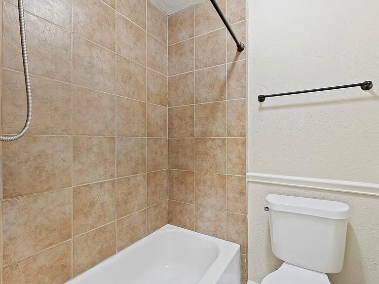 21435 Deerhaven Dr — Photo 20