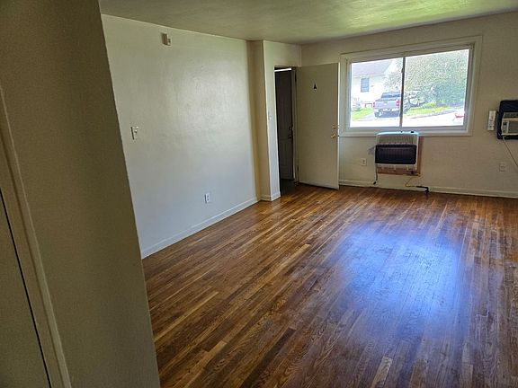 3rd image of 1315 Rolleston St #1319A