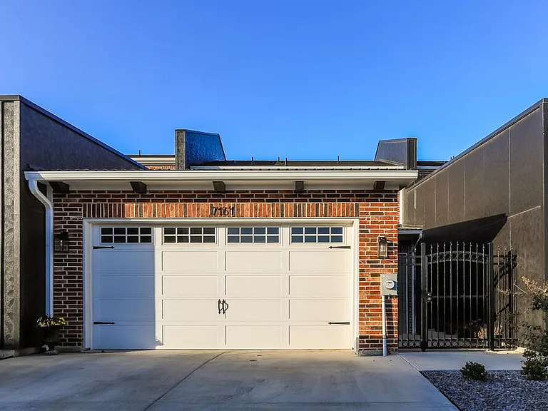 7161 Ninth Hole Dr — Photo 1