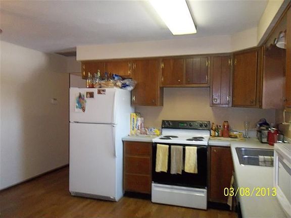 5th image of 570 Pine St