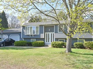 9 Bramble Ln, West Warwick, RI 02893
