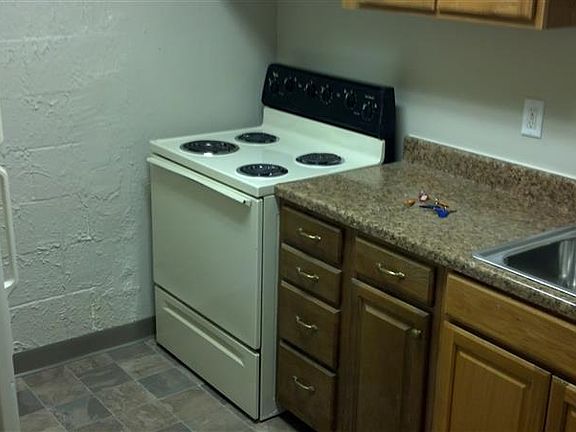 2nd image of 844 Lexington Ave APT 5