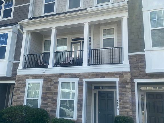 2nd image of 4023 Prospect St