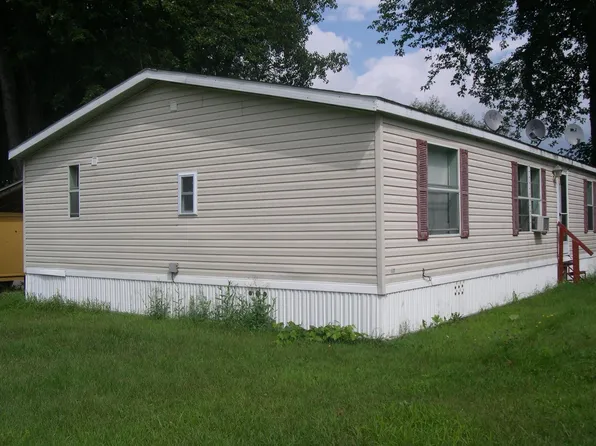 366 N River St, Swanton, VT 05488
